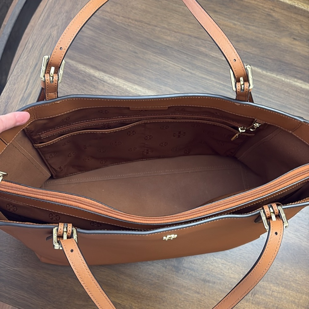 💥💥SOLD💥💥Tory Burch York Buckle Tote Bag - Picture 11 of 16